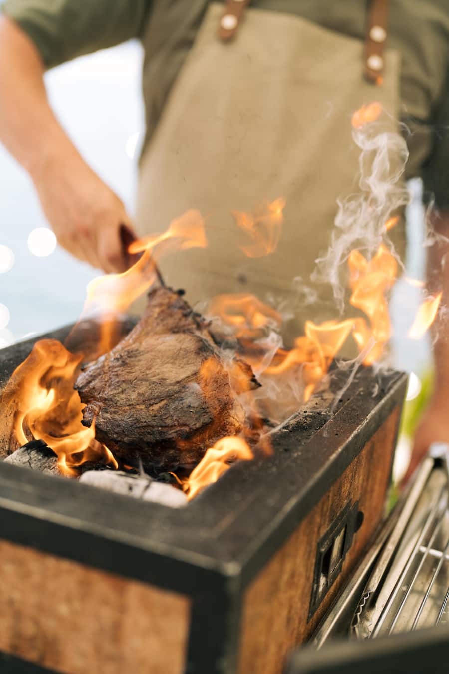 US-Tomahawk - Felix Kattchin ist Fleisch-Sommelier und Chef de Grill im Park Hotel Vitznau - Fleisch von LUMA - 29. April 2020 - Copyright Olivia Pulver