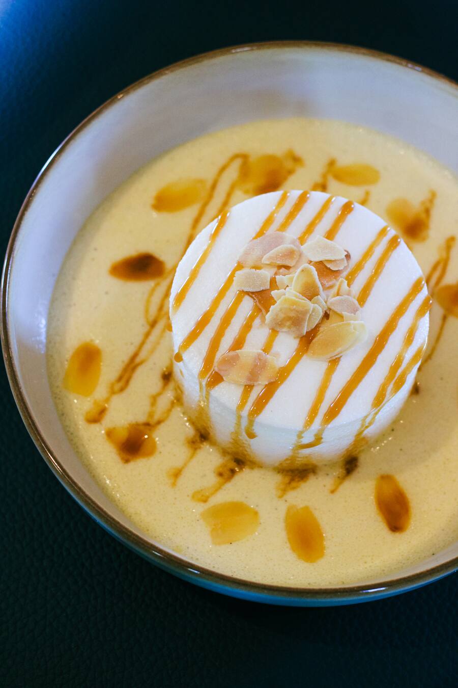 GAULTMILLAU.CHANNEL-POULET-PERCHE-COLOGNY-LION-DOR