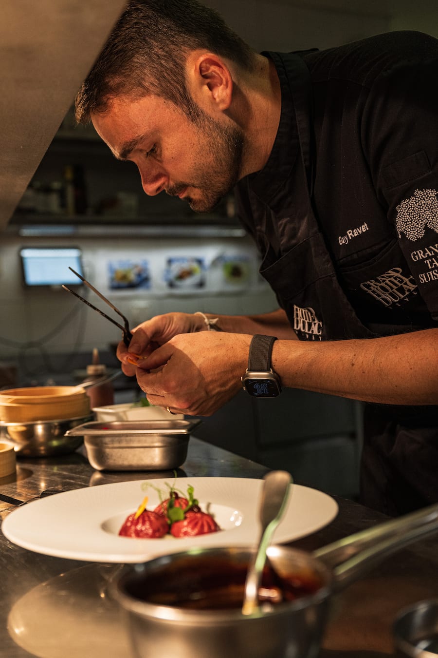 Guy Ravet Madame Sum