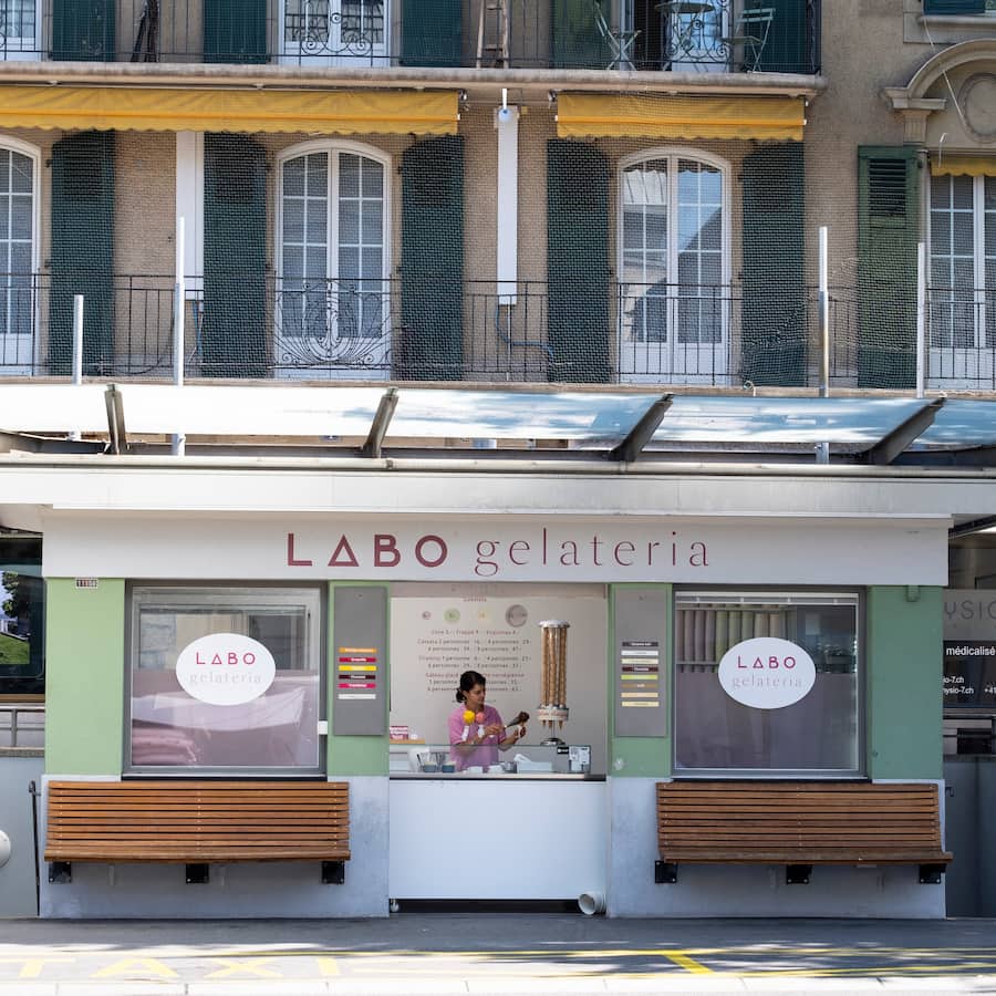 Labo Gelateria et sa vendeuse Margot Gafsou