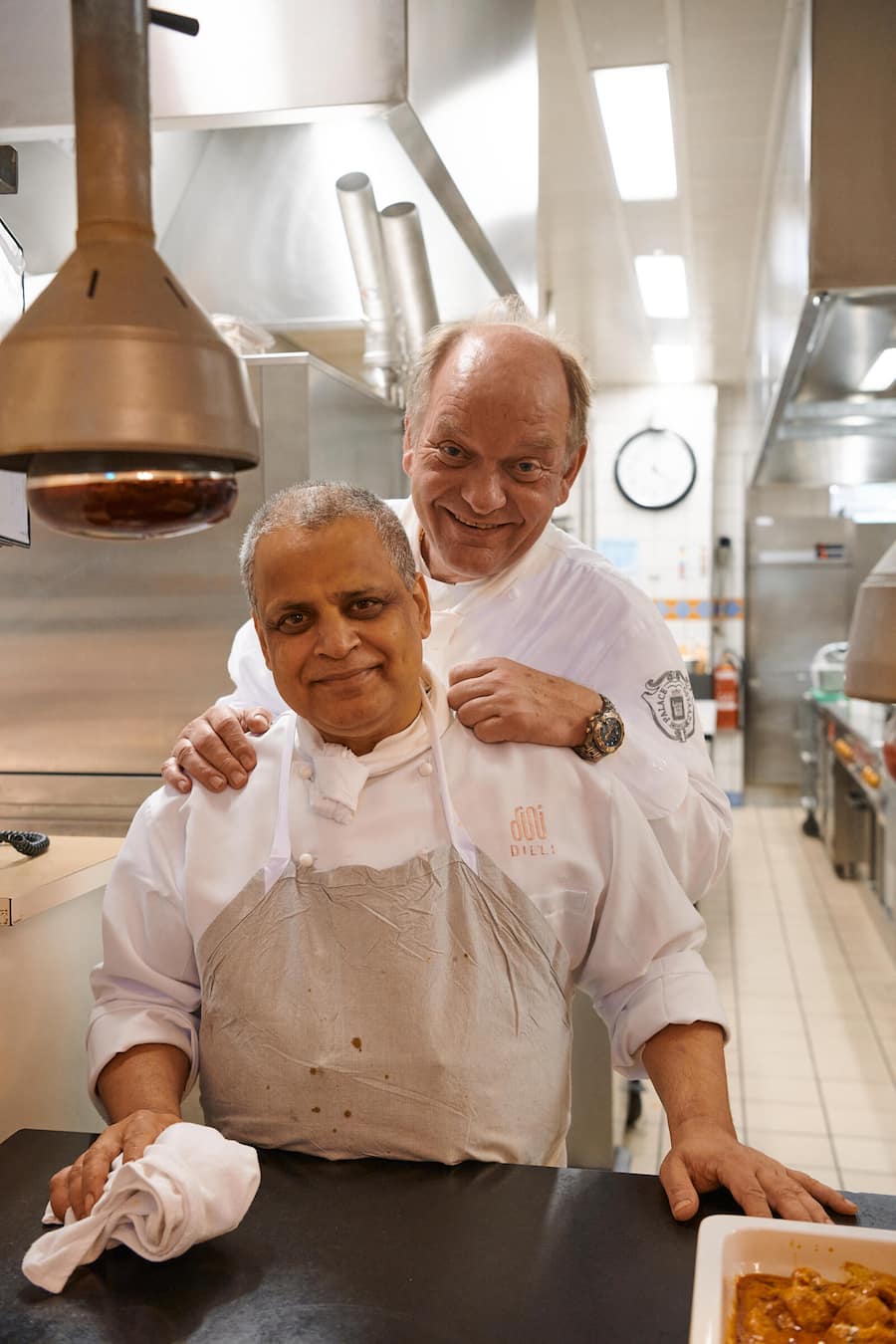 Zwei Männer in Kochuniform