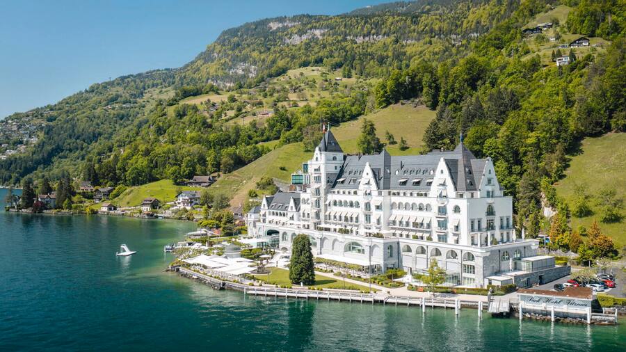 Die SWISS Taste of Switzerland Menüs in der Business und First Class wurden vom Sternekoch Patrick Mahler vom Park Hotel Vitznau entwickelt.Â