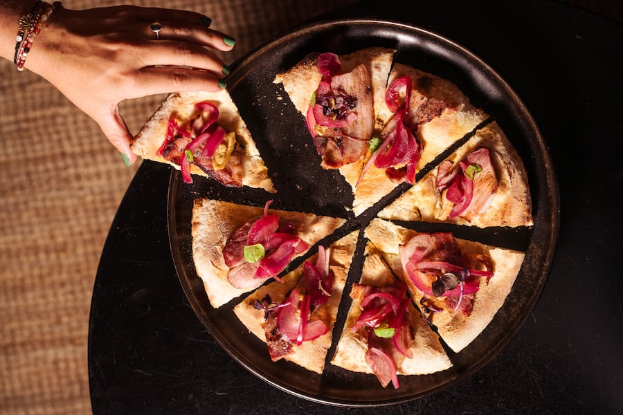 Focaccia mit Speck und Zwiebeln - Unique Hotel Post - Zermatt Tourismus - Tapas Tour - 07/2023 - Copyright Olivia Pulver