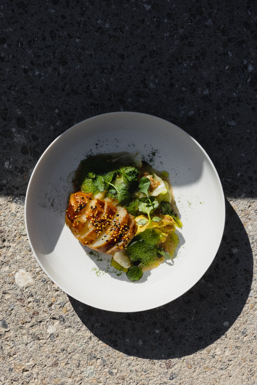 Restaurant blooms, The Dolder Grand, Kopfsalat und Topinambur mit Waldstaudenroggen und Shio Koji