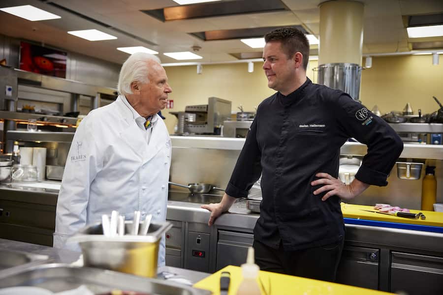 Stefan Heilemann, guest chef July 2023, kitchen, Restaurant Ikarus, Hangar-7, Salzburg, Austria, 2023.07.01, Stefan Heilemann, Eckart Witzigmann / Stefan Heilemann, Gastkoch Juli 2023, Küche, Restaurant Ikarus, Hangar-7, Salzburg, Ãsterreich, 2023.07.01, Stefan Heilemann, Eckart Witzigmann