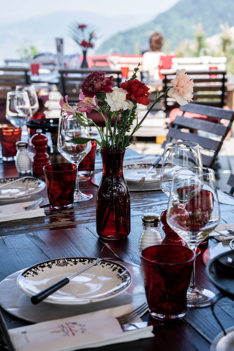 COUCOU-MONTREUX-CAUX-GAULTMILLAU-CHANNEL