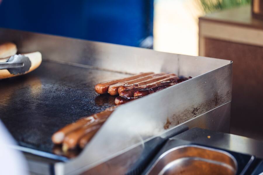 Kadebostany | Scène du Lac at Estivale Open Air, 27.07.2023. (Dan Schiumarini for Estivale Open Air)