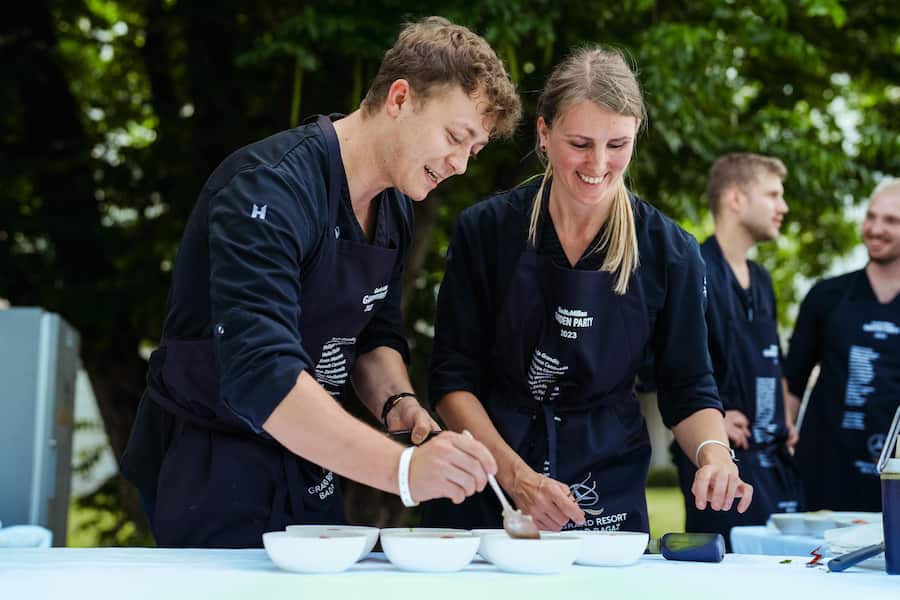 Lisa Oestreich, Patissière, Joel Ellenberger, Küchenchef - IGNIV - GaultMillau Garden Party 2023 - Bad Ragaz - 13. August 2023 - Copyright Olivia Pulver