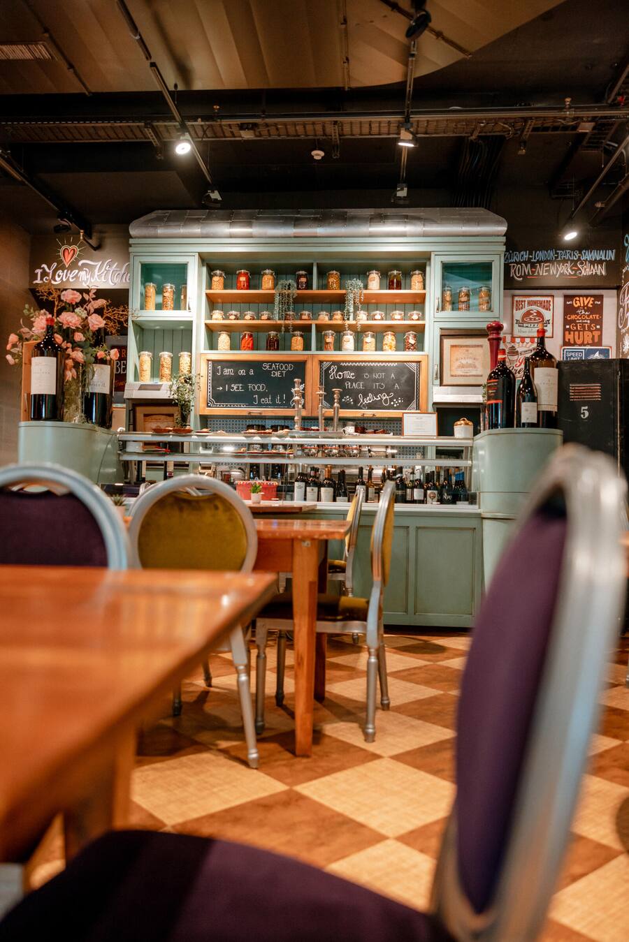 25.07.2.023, Zurich, Loft Five, Innenansicht (photo by Remy Steiner for Schweizer Illustrierte)