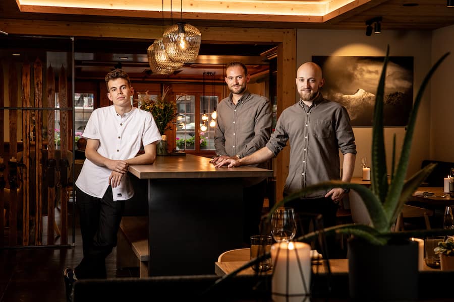 Chef Aurélien Mettler und Matthias und Lars Michel, Gastgeber im Hotel und Restaurant Fiescherblick