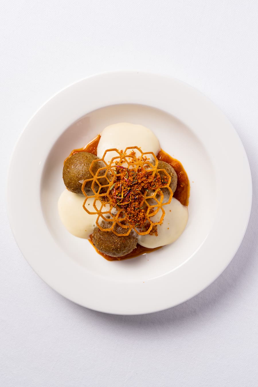 The Omnia, Tony Rudolph: Risotto mantecato al Parmigiano, profumato ai tre pepi - Kitchenparty Zermatterhof / Mont Cervin, Zermatt - 25. August 2023 - Copyright Olivia Pulver