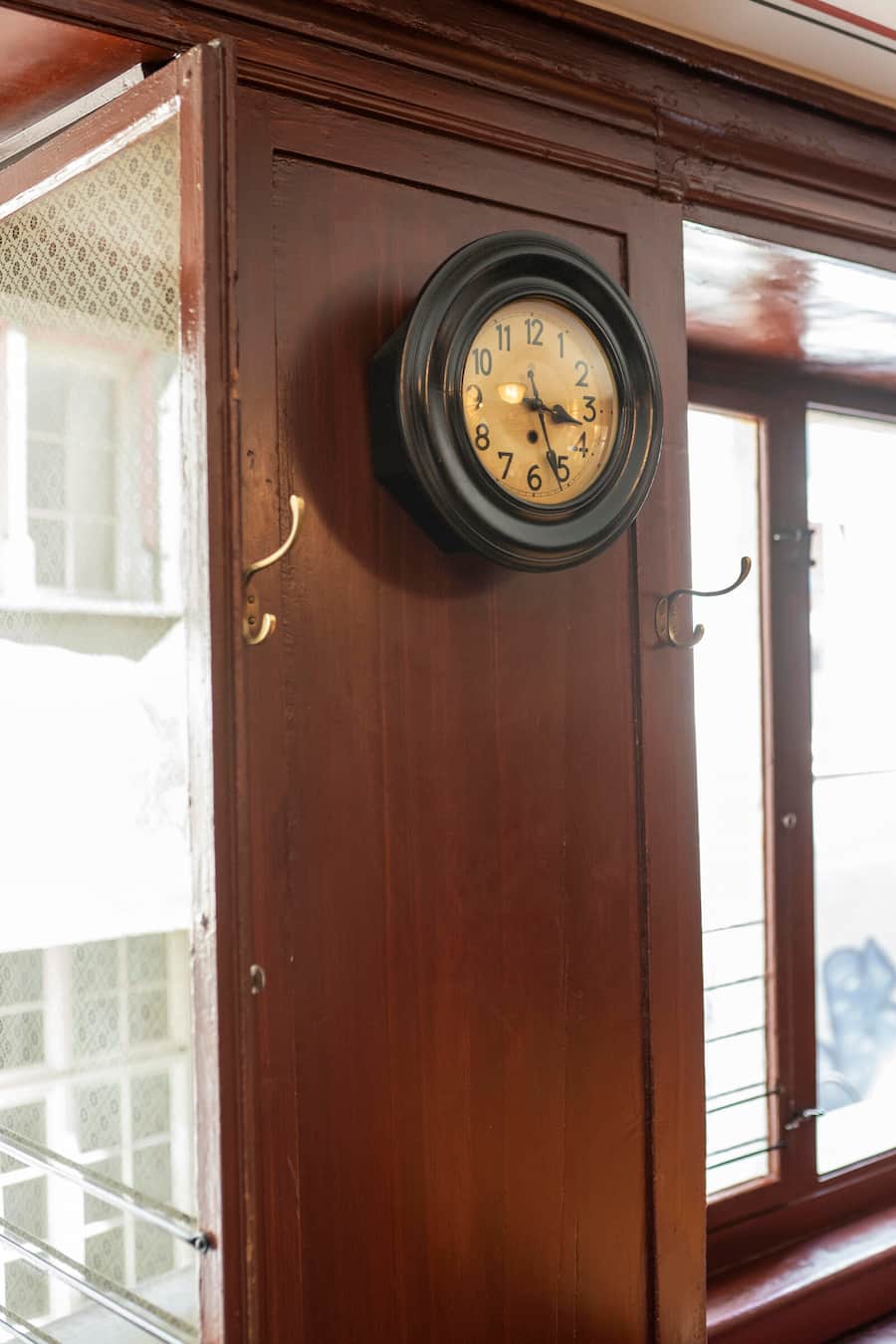 Bodega Espagnola, Uhr