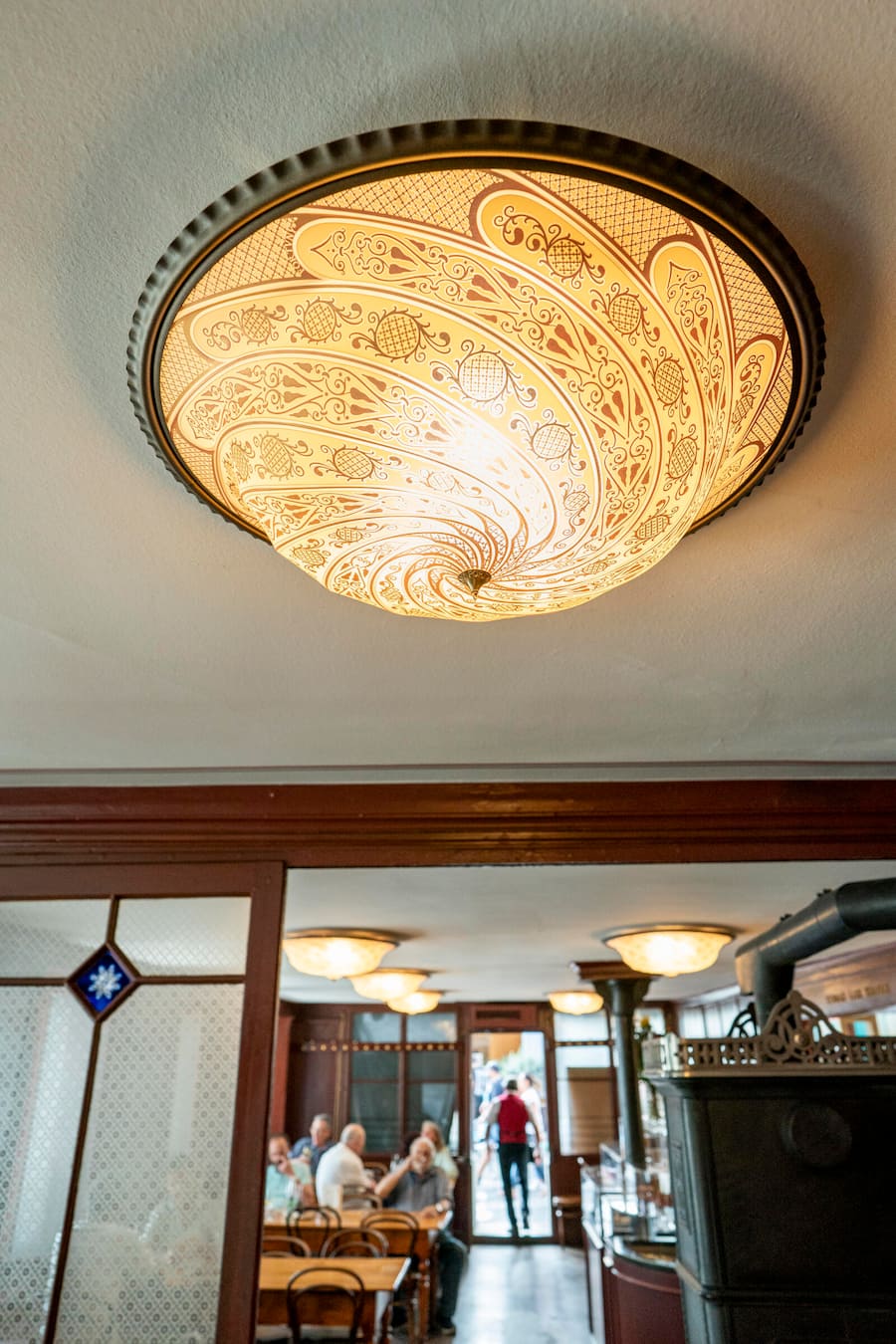 Bodega Espagnola, neue Lampen