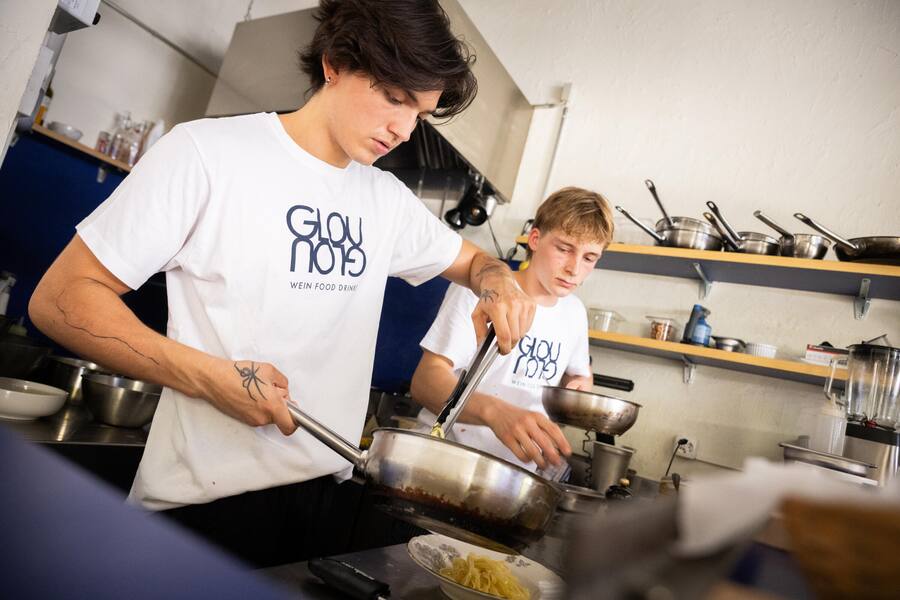 GlouGlou, Pop des Jahres mit Christian Gujan 2024: Chef Leo Tobler