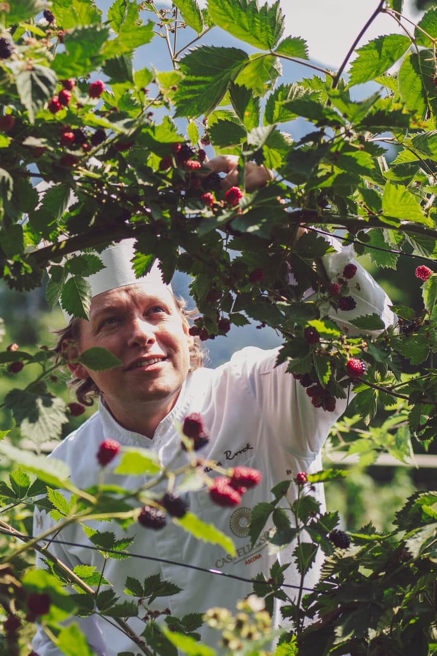 Im Früchte-, Gemüsegarten vom Castello del Sole - Bruna & Nello Bozzato machen Marmelade für Mattias Roock, Chefkoch im Locanda Barbarossa, Castello del Sole, Ascona - 14. Juli 2020 - Copyright Olivia Pulver Mattias Roock, Bruna Bozzato, Konfituere, Castello del Sole, Ascona © Olivia Pulver