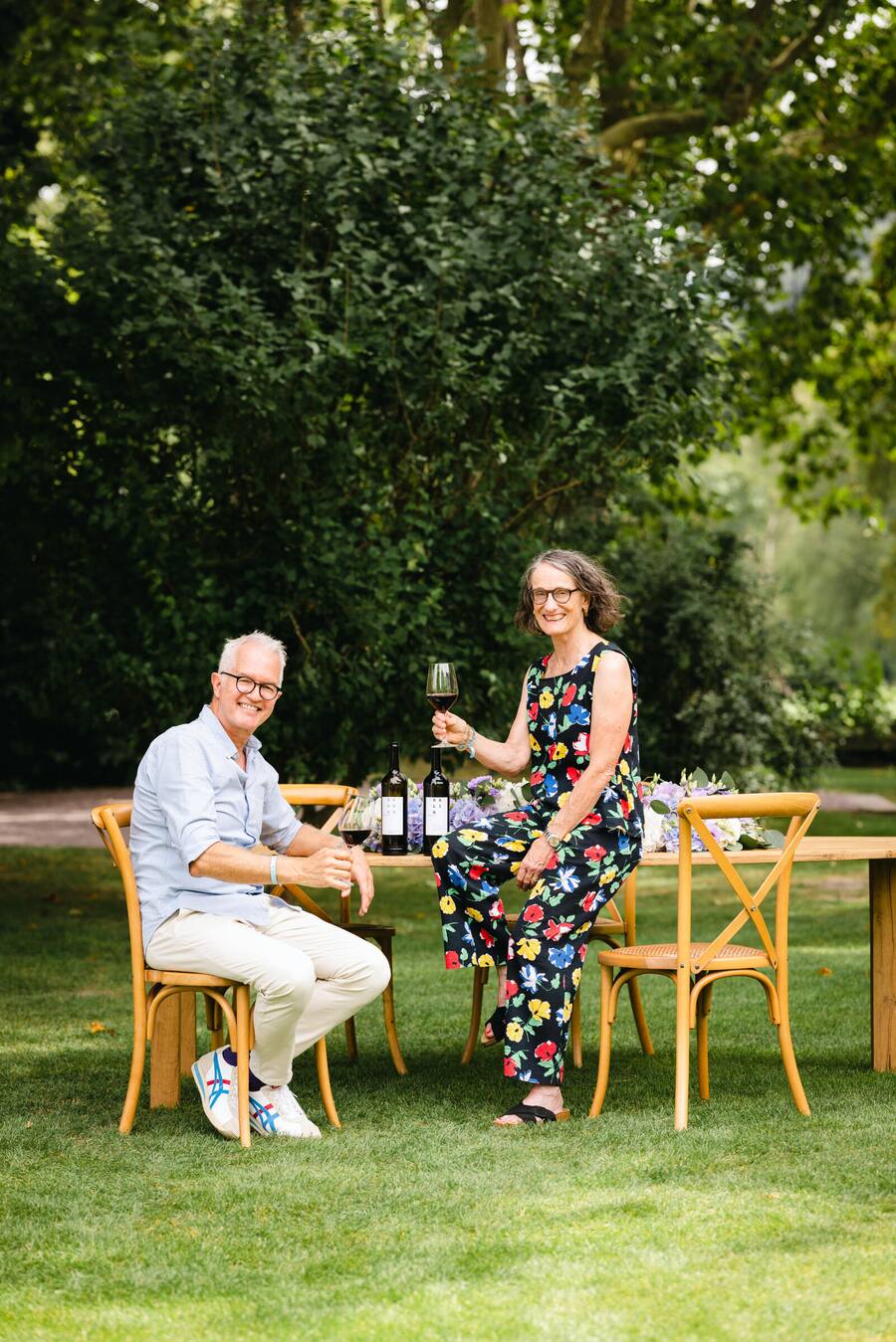 Garden Party 2022 Bad Ragaz Sarah Vonesch / Winzerin Anna Barbara Kopp von der Crone mit Paolo Visini.