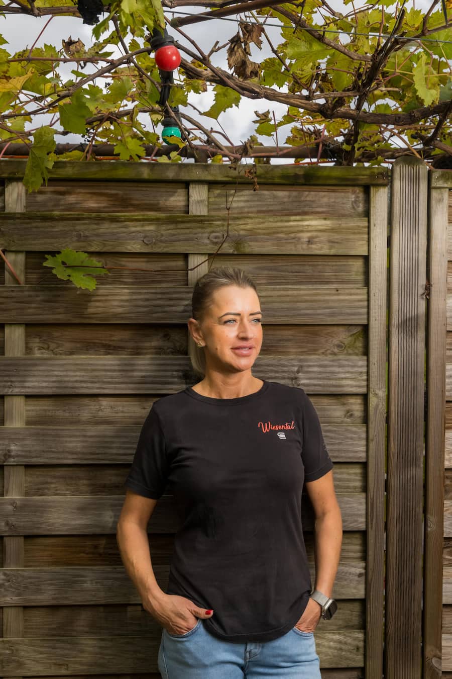 Die Schwestern Alexandra und Viktoria Barillò schenken in ihrem «Spunten» vorwiegend Grimbergen aus. Viktoria Barillo Fotografiert in Horgenberg am 26 Oktober 2023 Die Schwestern Alexandra und Viktoria Barillò schenken in ihrem «Spunten» vorwiegend Grimbergen aus. Das Bier passt auch zu Wurstkäsesalat u.ä. © Salvatore Vinci