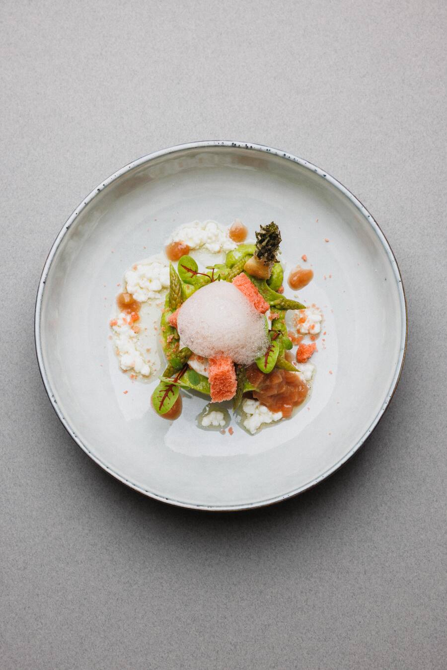 Hotel Weissenstein, Kevin Kirchmaier, RHABARBER, Kartoffel, Hüttenkäse, Grüner Spargel, Kamille