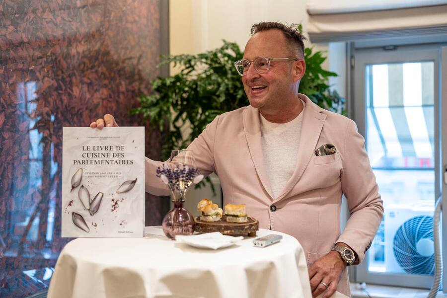 Parlamentarier kochen Event 08: Küche: Maja Riniker, Sandra Hess, Martin Göschel