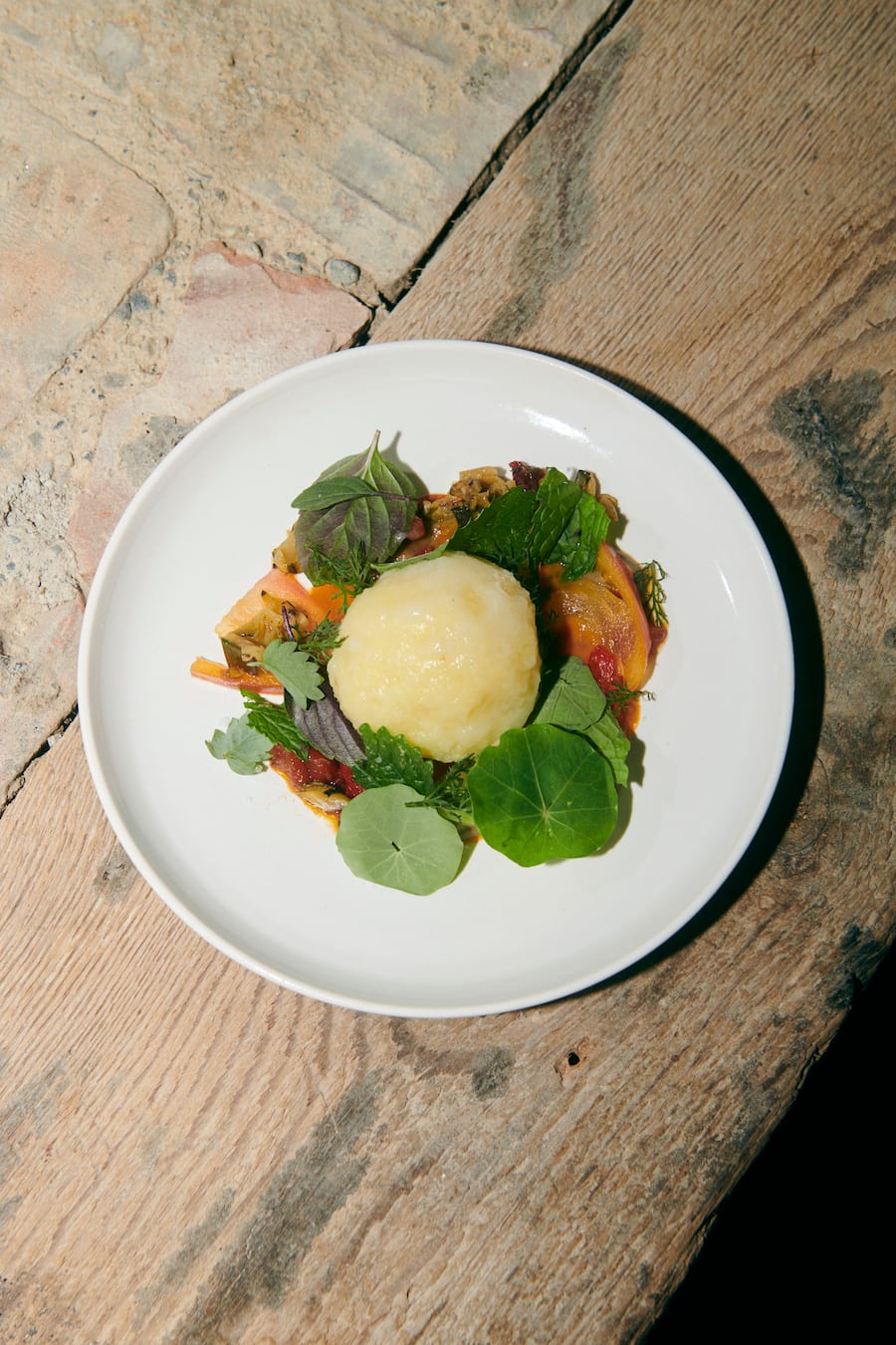 Rosa Pulver kocht auf dem Bungerthof, Berg am Irchel, ZH, Kartoffel, eingemachtes Sommergemüse