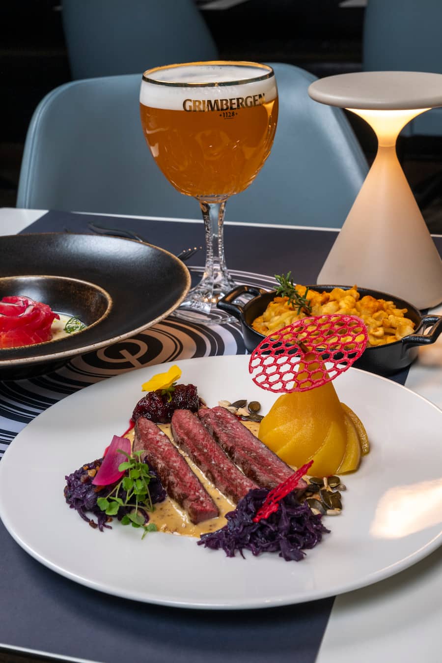 01.11.2023 - Vevey G&M Kju restaurant / Club Pub_reportage avec Grimbergen bier.                                                               Photos : Darrin Vanselow G&M / l'illustre 2023