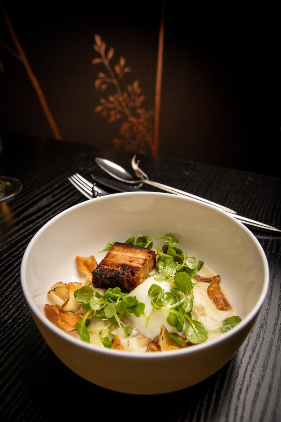 Zollikofner Onsen Ei, "24h" Speck Adobo: Topniapur, Berner Trüffel. Bern Schweizerhof Passage. ©David Birri