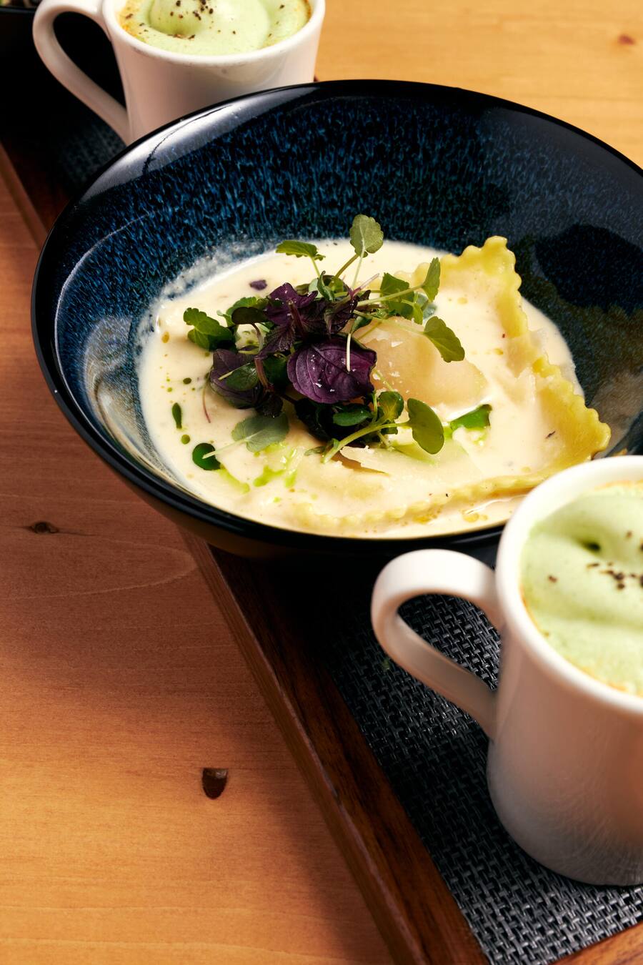 Gault Millau; Chez Vrony - Villa Schweizerhof; Berggeisskäse-Ravioli und Bloody-Mary-Suppe