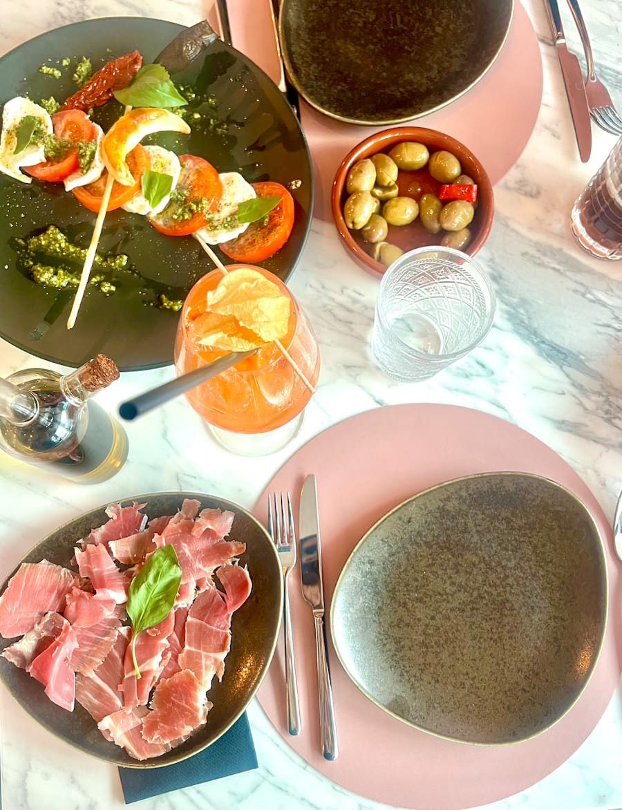 GAULTMILLAU-CHANNEL-GENEVE-PAQUIS-SANTA-LUCIA-PIZZAS-PASTA