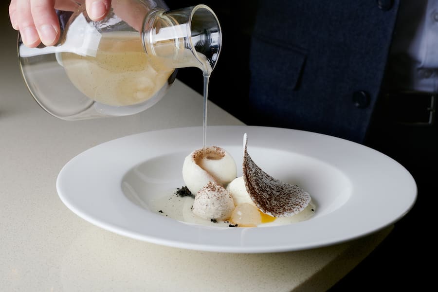 «La Vanille à la Vanille»: Pâtissier Josselin Jaquet begeisterte die 120 Gäste an Bord mit seiner unglaublichen Vanille-Kombination.