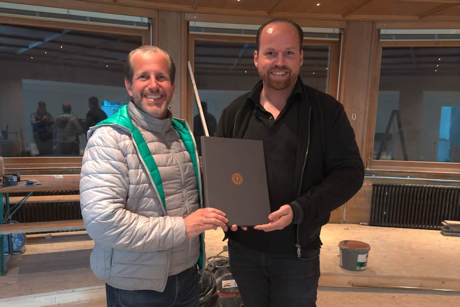 Noch im Bau: Tristan Brandts neues Restaurant im «Prätschli» Arosa. Links Hoteldirektor André Salamin.