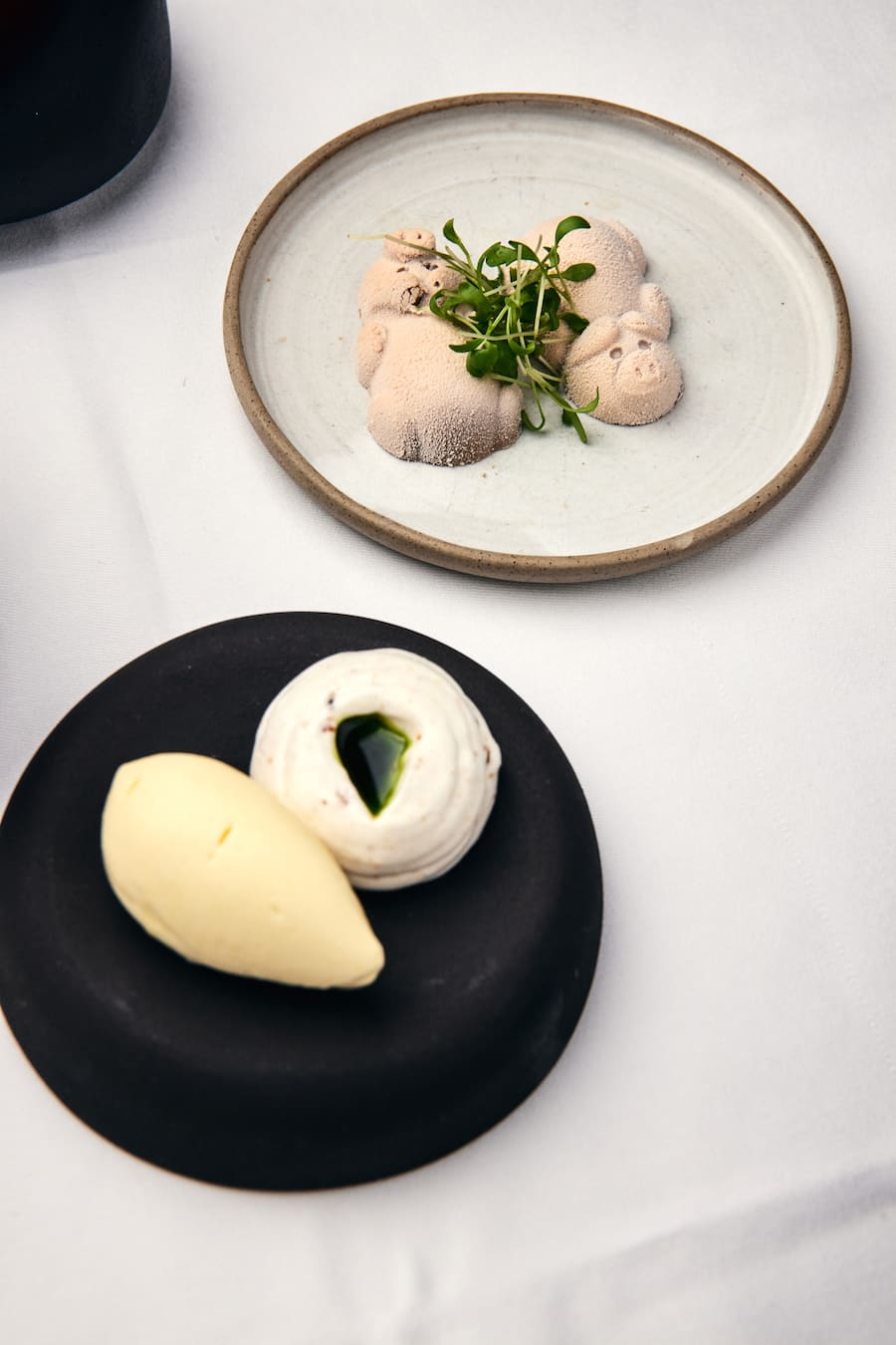 Schweinischer Start: Schweineleber, Greubi, Butter.