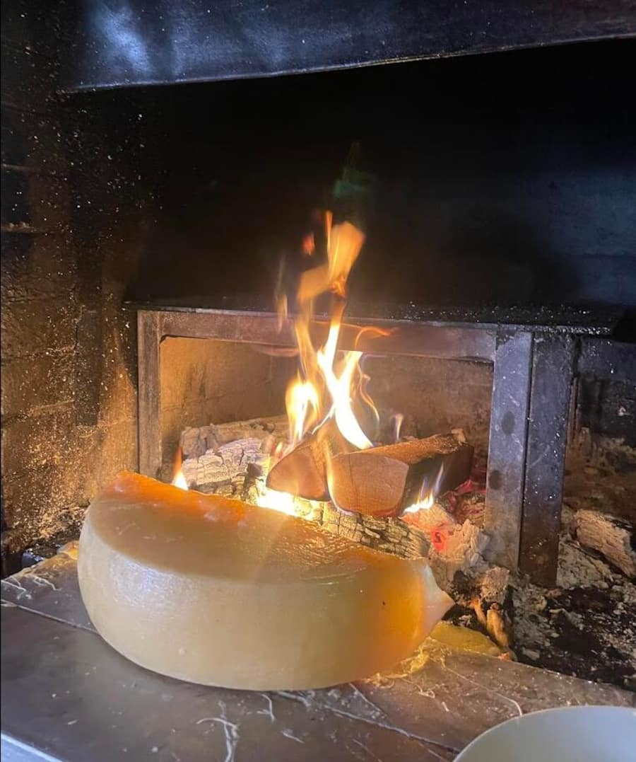 Vieux Mazot (Raclette feu de bois)