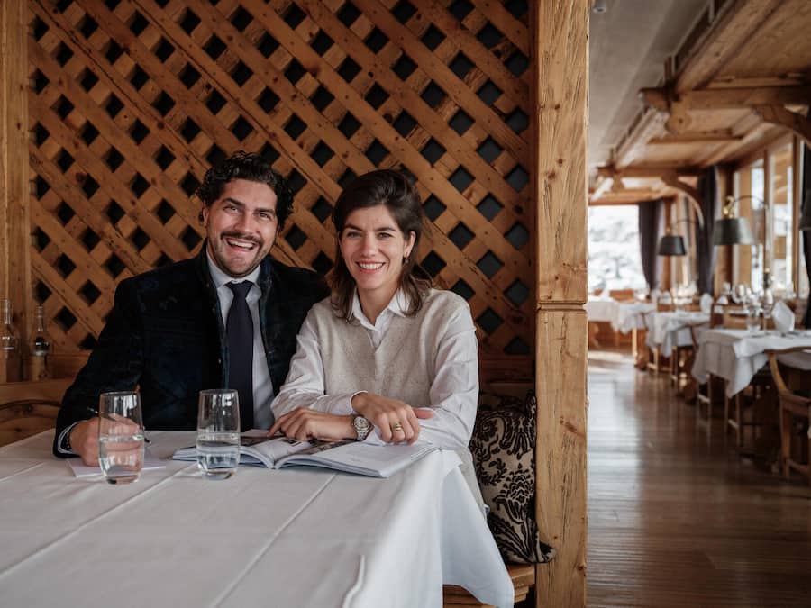 LINE FÃVRIER UND SEBASTIAN METRY LEITEN NEU DAS CHALET HOTEL SCHÃNEGG IN ZERMATT, 2023