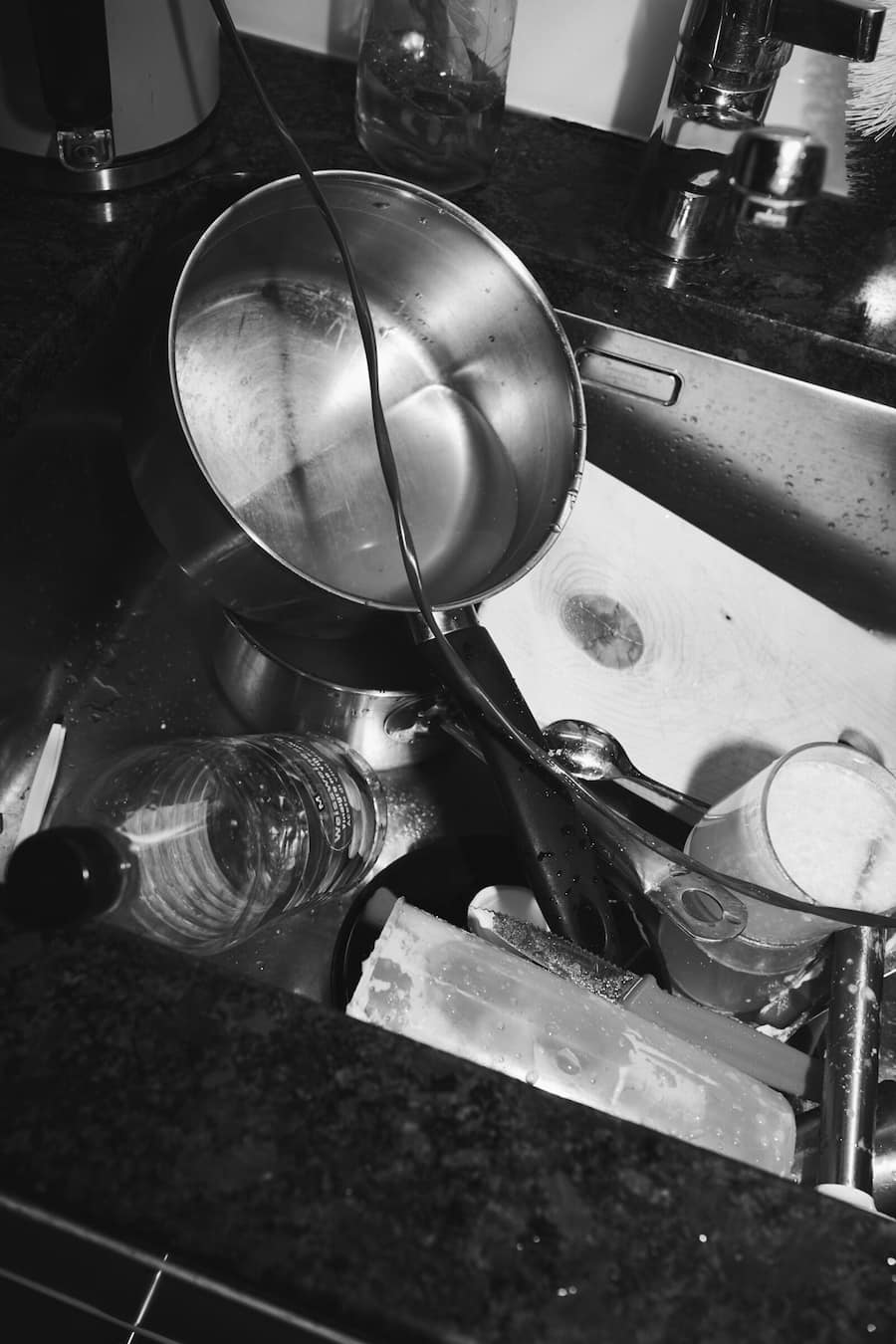 GMC: Böniger tranchiert Pure Tiefe das neue Fisch-Kochbuch von Andreas Caminada, Zürich, ZH