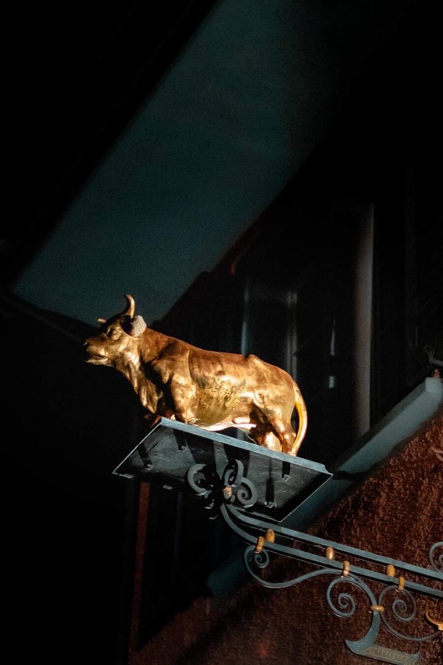 Der Ochsen heisst jetzt Oxen, das Wirtshausschild bleibt.