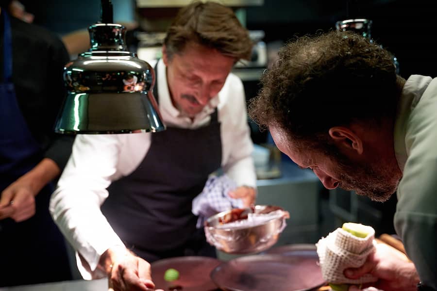 Crans Montana, le 3 décembre  2023, Frank Raynaud et Guy Ravet nous offre un menu a 4 mains, au Restaurant du Pas de LâOurs, chevreuil vinaigre cacao girofle  © sedrik nemeth