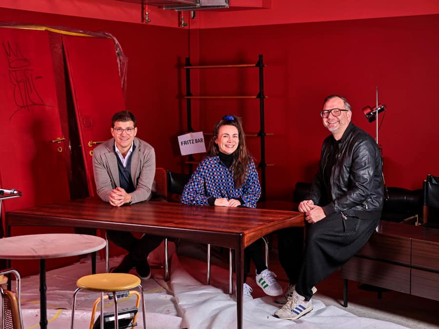 Fritz â PR Foto Team â Nov 23 Christian Gujan (r.) und Corinne Husmann (m.) Byline hurrah.ch