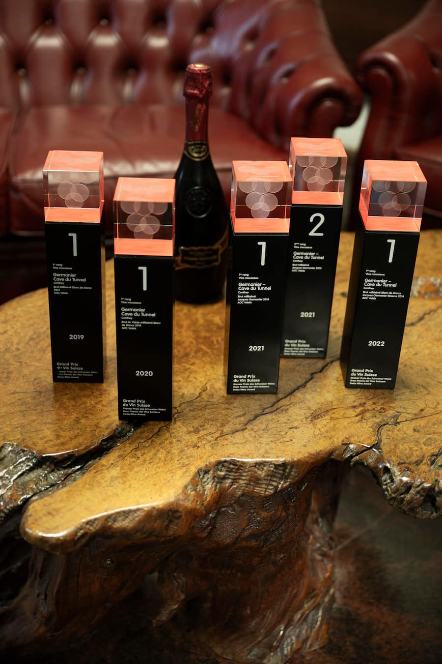 Trophäen: Brut Jacques Germanier, mehrmals Sieger des Grand Prix des Vins Suisse, Schaumweine