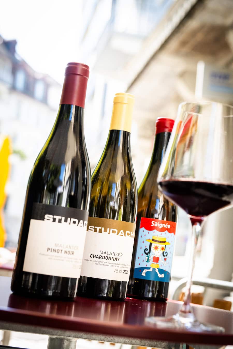 GlouGlou, Pop des Jahres mit Christian Gujan 2023: Weiss, rot, rose von Studach