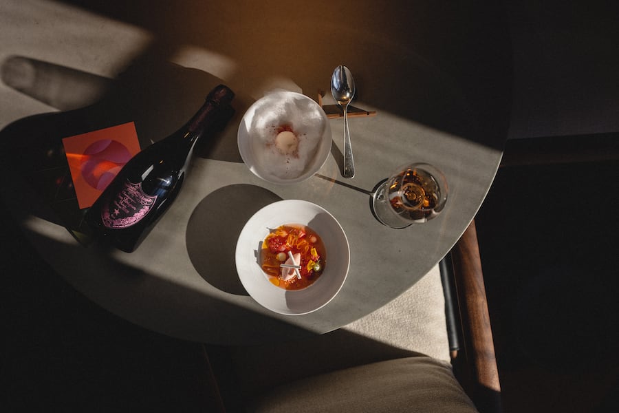 Andreas Caminada, Schloss Schauenstein, Dom Pérignon, Grapefruit und Joghurt mit Quarksoufflée, 2009