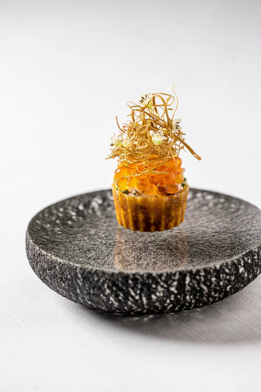 Chef Eric Vildgaard, Gericht: Lobster croustade with yuzu ponzu, sansho pepper & trout ikura