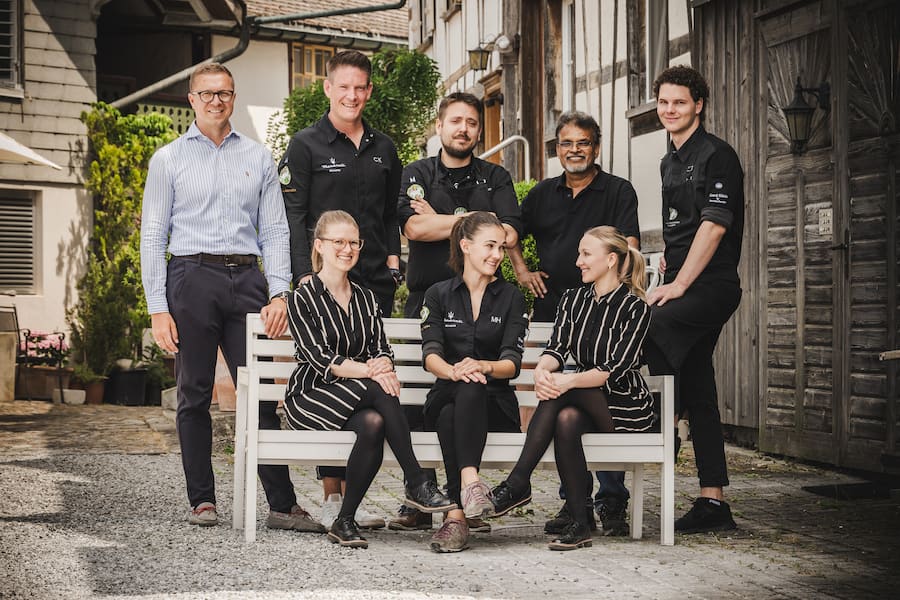 Schäfli Wigoltingen 2023: Stehend: Fabian Mennel, Christian Kuchler, Daniel Simunic, Ratja, Joel Noetzli. Sitzend: Jana Plewe, Monika Huber, Carina Gubler