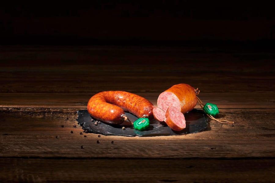 Der Klassiker: die Saucisse aux choux vaudoise IGP – die bekannte Waadtländer Kohlwurst.