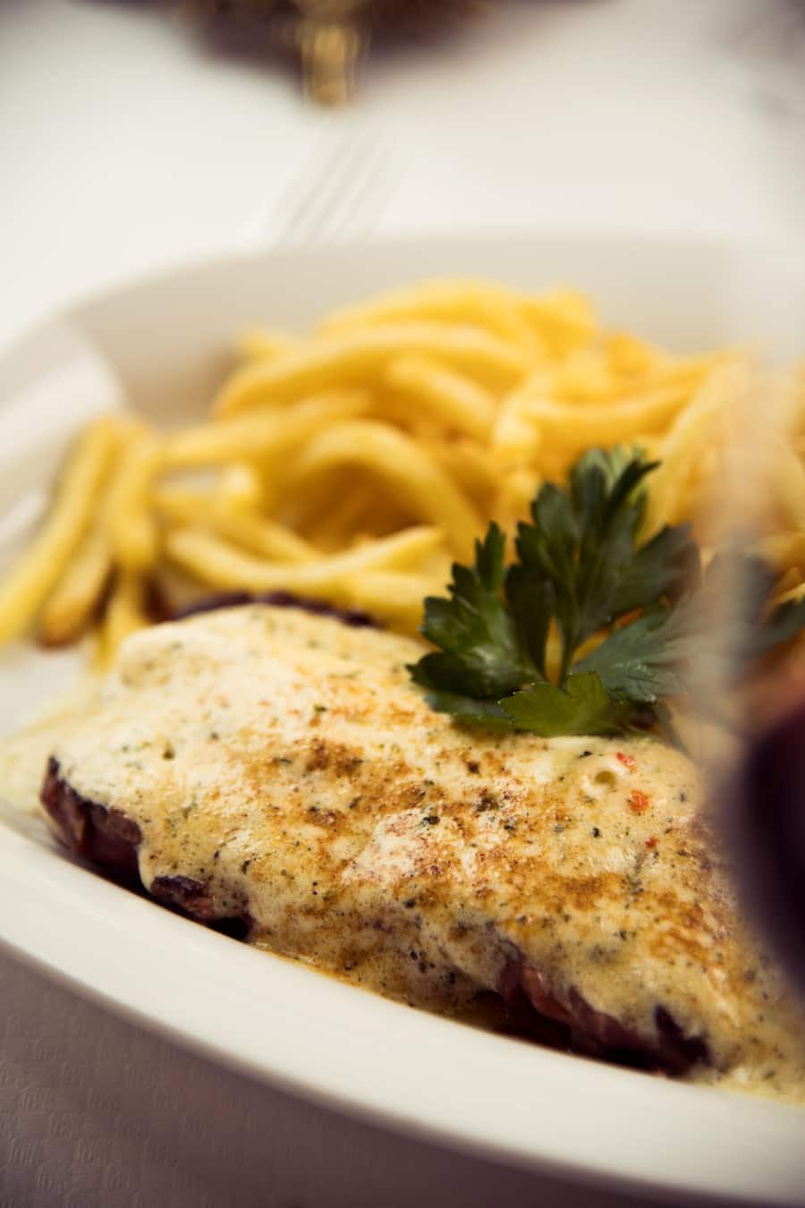 GM_Cafe de Ville, L'Entrecôte Café de Ville, hausgemachte Pommes Frites