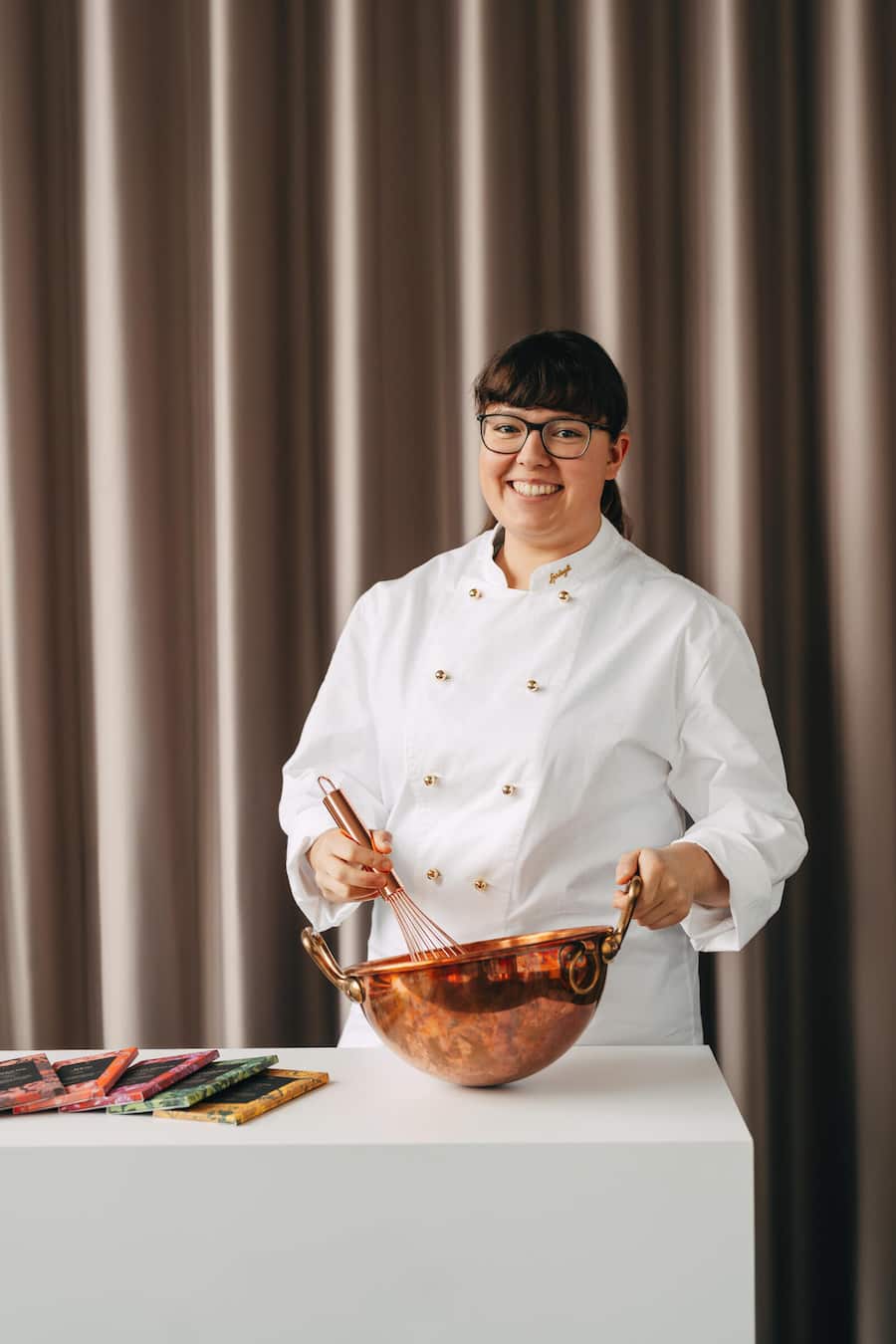 Confiserie Spruengli - Lara Bachmann - Lernende zur Baeckerin-Konditorin-Confiseurin EFZ - Januar 2024 - Copyright Olivia Pulver