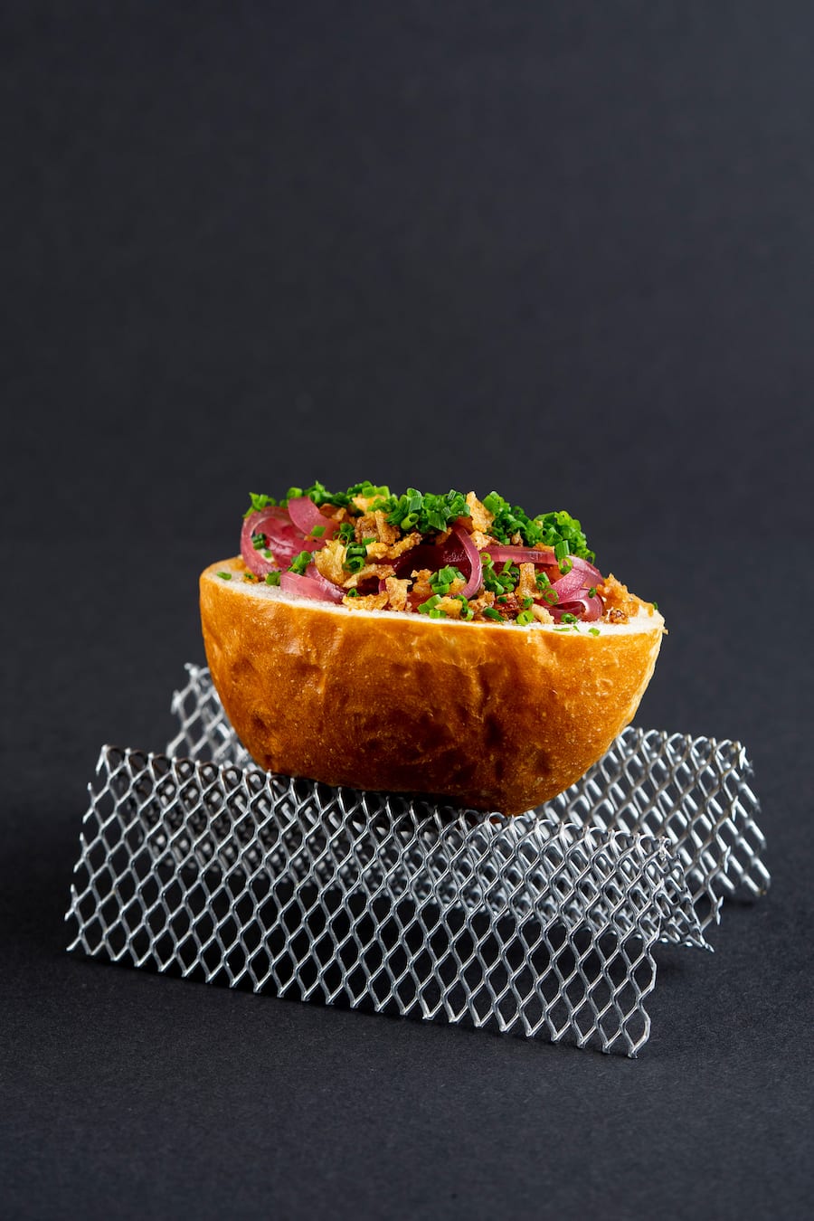 Döner Paradies Style â Weggli, Shortrip BBQ style, Selbergemachtes Kimchi, eingelegte Zwiebeln, Röstzwiebeln, Schnittlauch