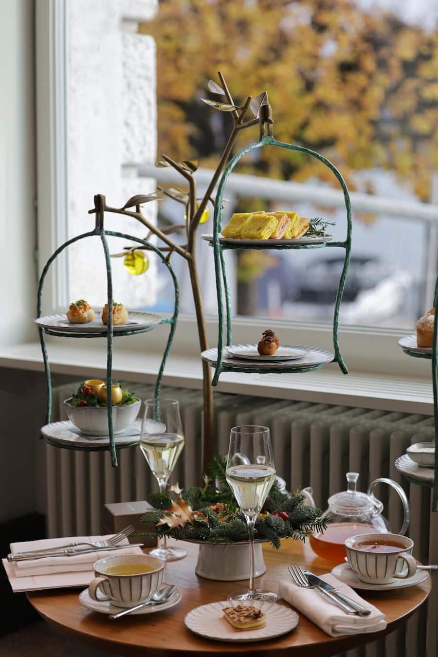 Es ist angerichtet! Der Afternoon Team im Mandarin Oriental Luzern hat Klasse.