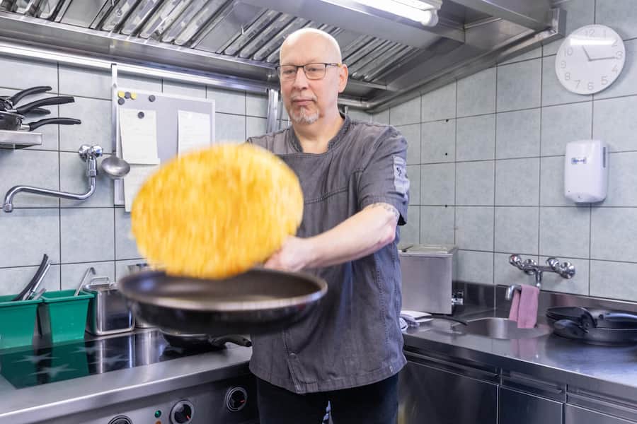 Fünf-Franken-Metzgete im Appenzeller Restaurant Blattendürren bei Urnäsch Fotografiert am 25.01.2024 Koch Werner Augstbureger