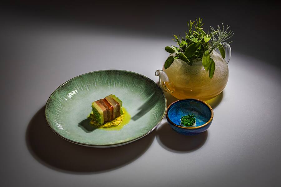 Hôtel DuPeyrou Edmond Bavois Neuchâtel mois 100% champagne