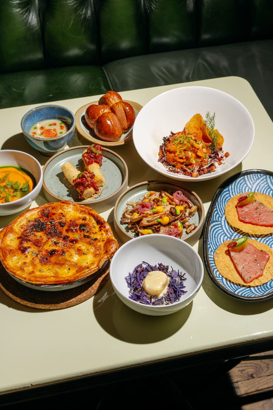 Old Inn Zürich British Pie by Gaijin